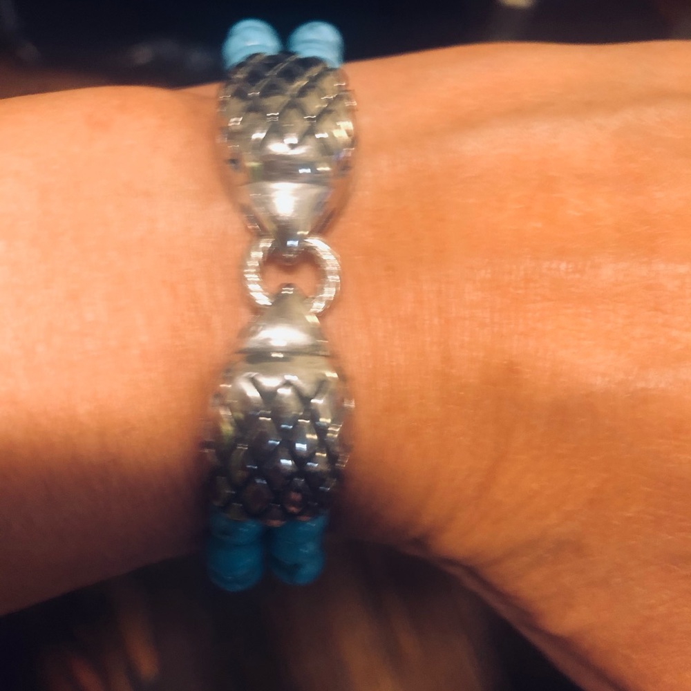 Stunning Blue howlite Bracelet